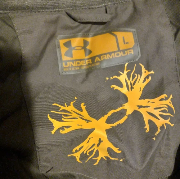 Under Armour Coat - Picture 14 of 14